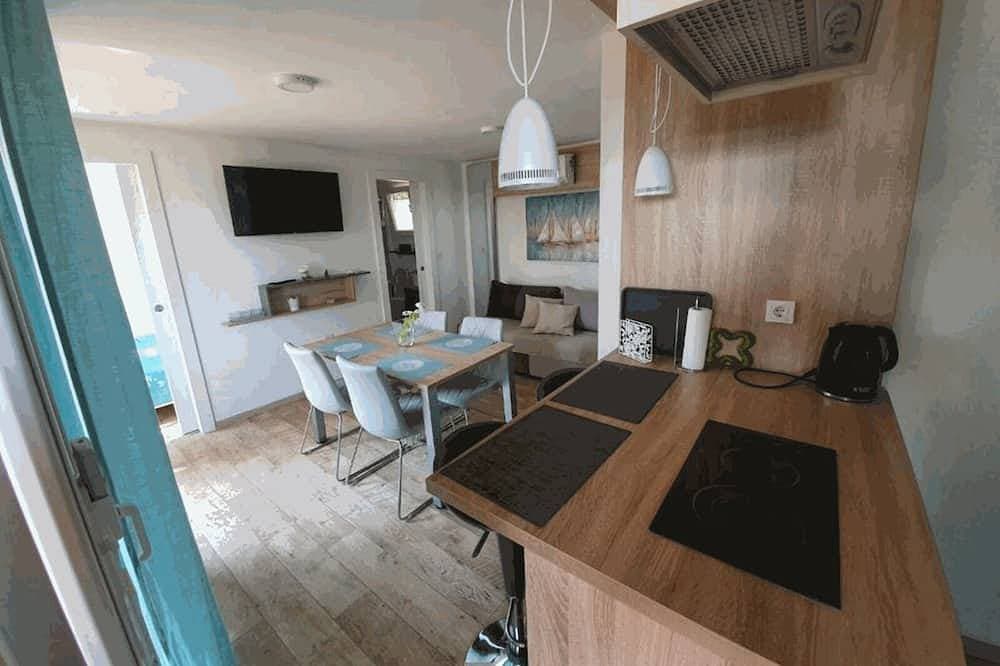 Foto 12 von 30: Beach House Beta a romantic hideaway  in olive grove by the sea, pool, jacuzzi