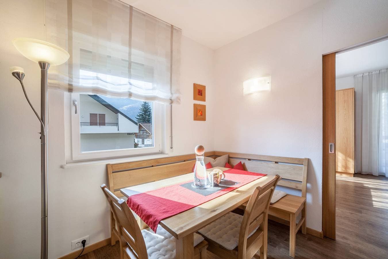 Foto 3 von 26: Ferienwohnung "Schnitzer - Hagebutte" mit Bergblick, WLAN, Balkon & Garten