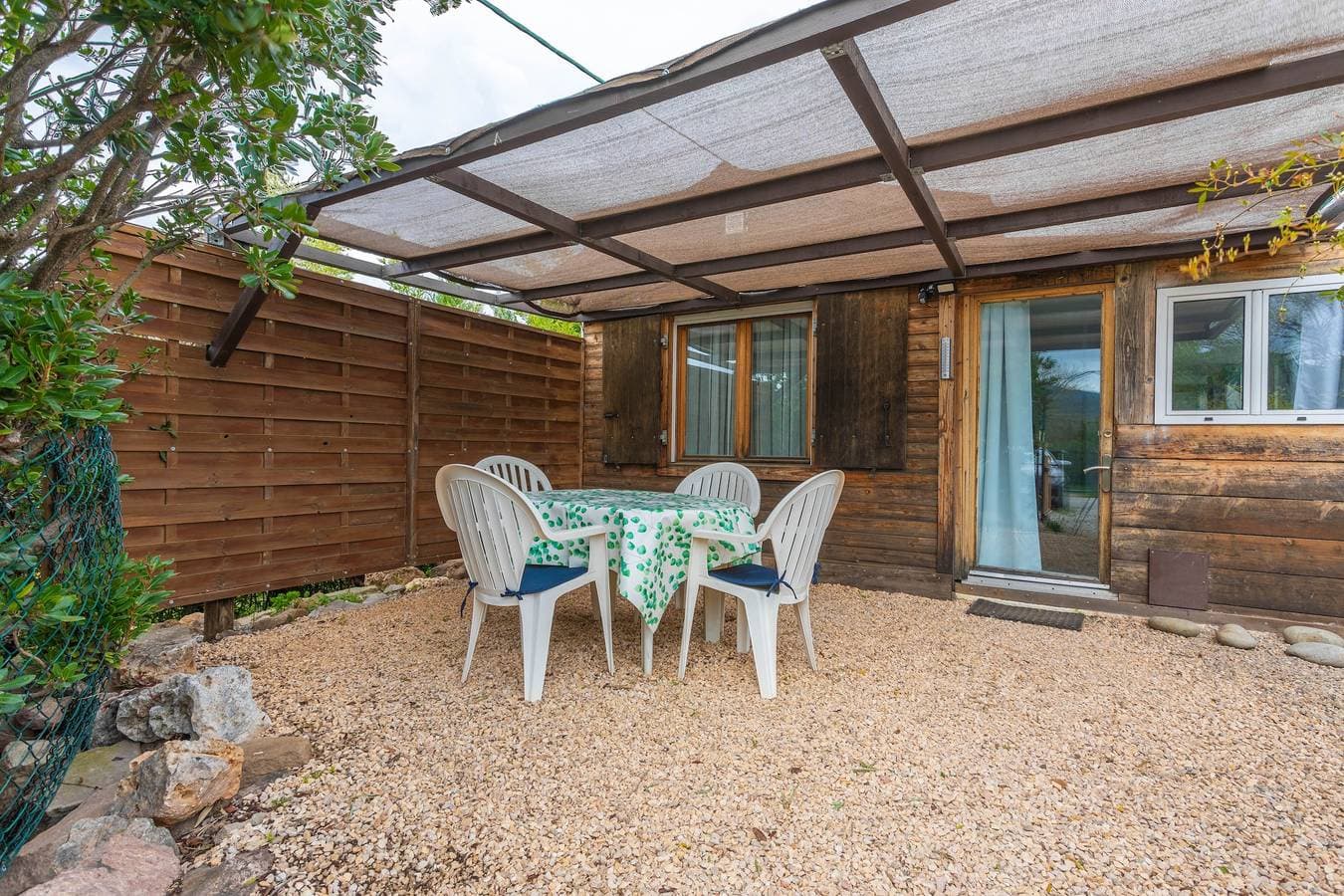 Foto 2 von 26: Mobilheim 'Joli' mit privater Terrasse, WLAN und Klimaanlage