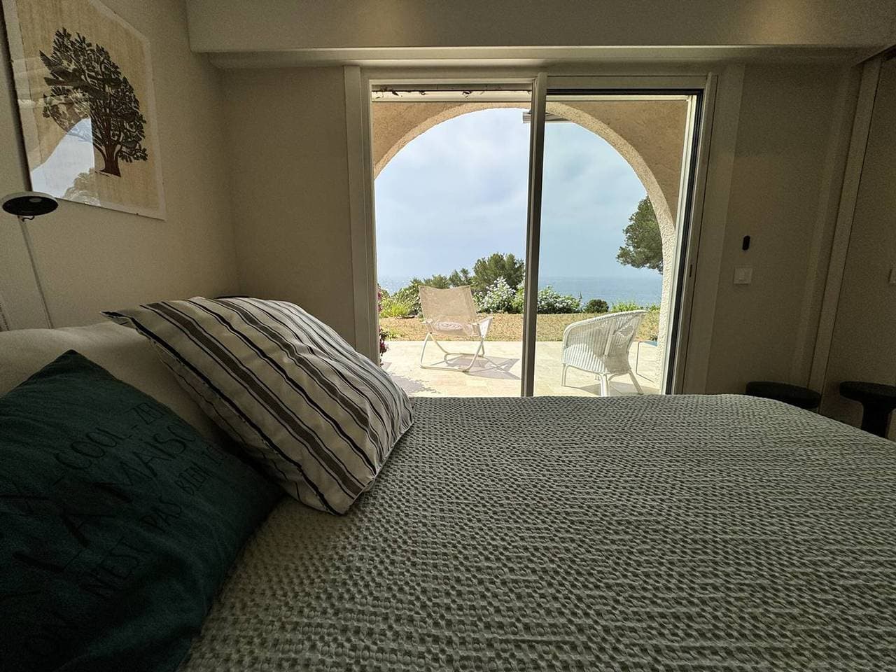 Foto 13 von 28: Renovierte Villa nahe Gigaro-Strand, Meerblick, Terrasse
