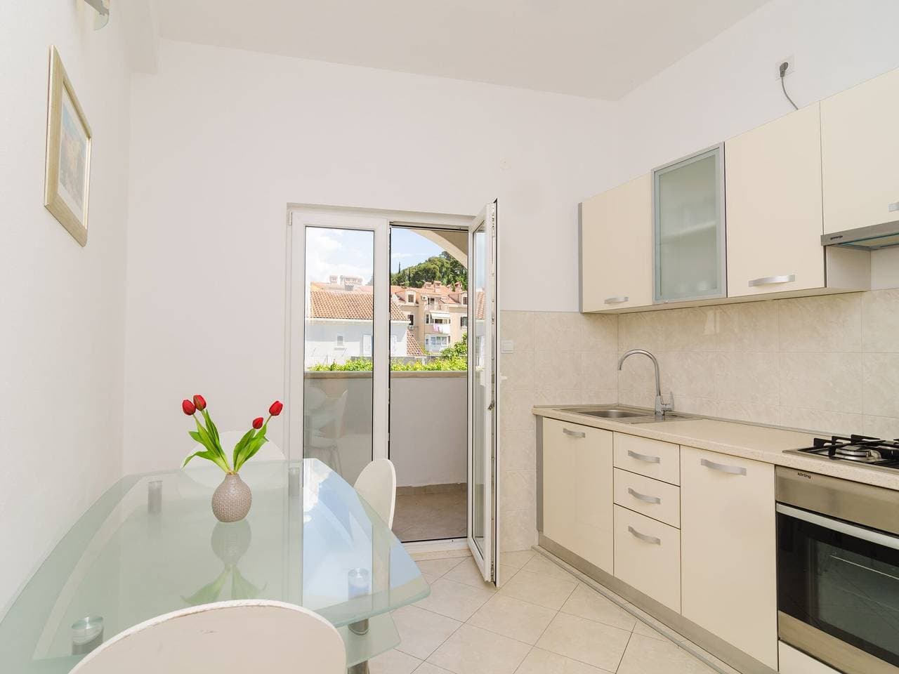 Foto 4 von 21: Apartments & Rooms Barišić - Studio Apartment with Balcony and City View (Second Floor) (Apt 14)