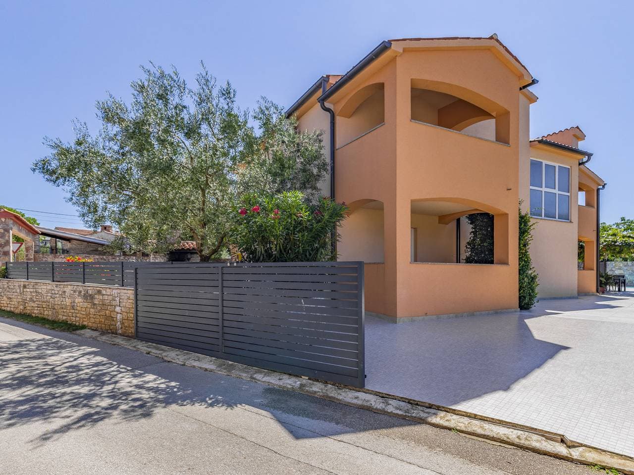 Villa Petroro 1