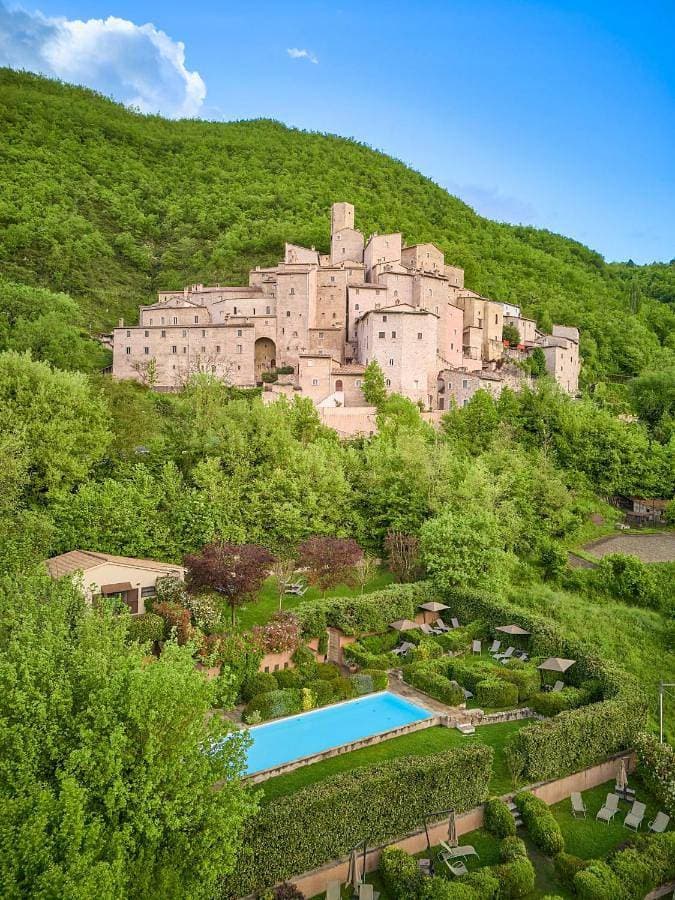 Castello Di Postignano Relais 1