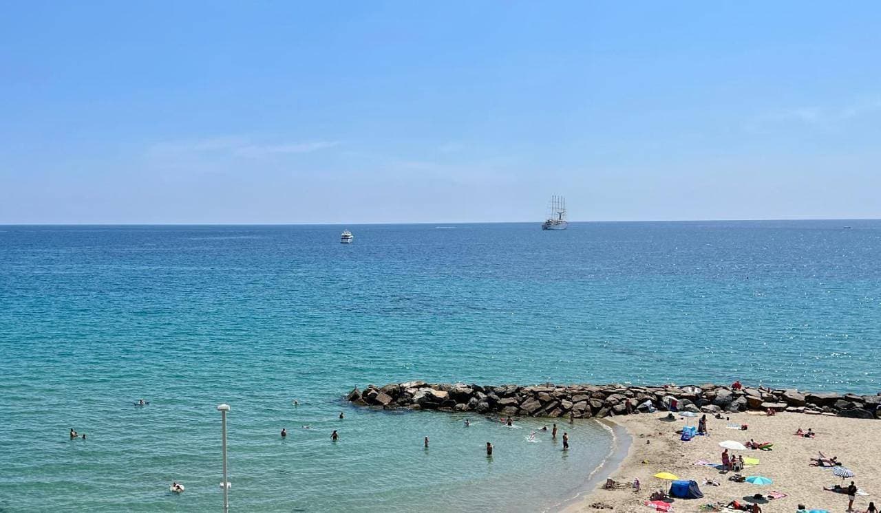 Foto 4 von 27: Two-Bedroom Apartment with Terrace and Sea View