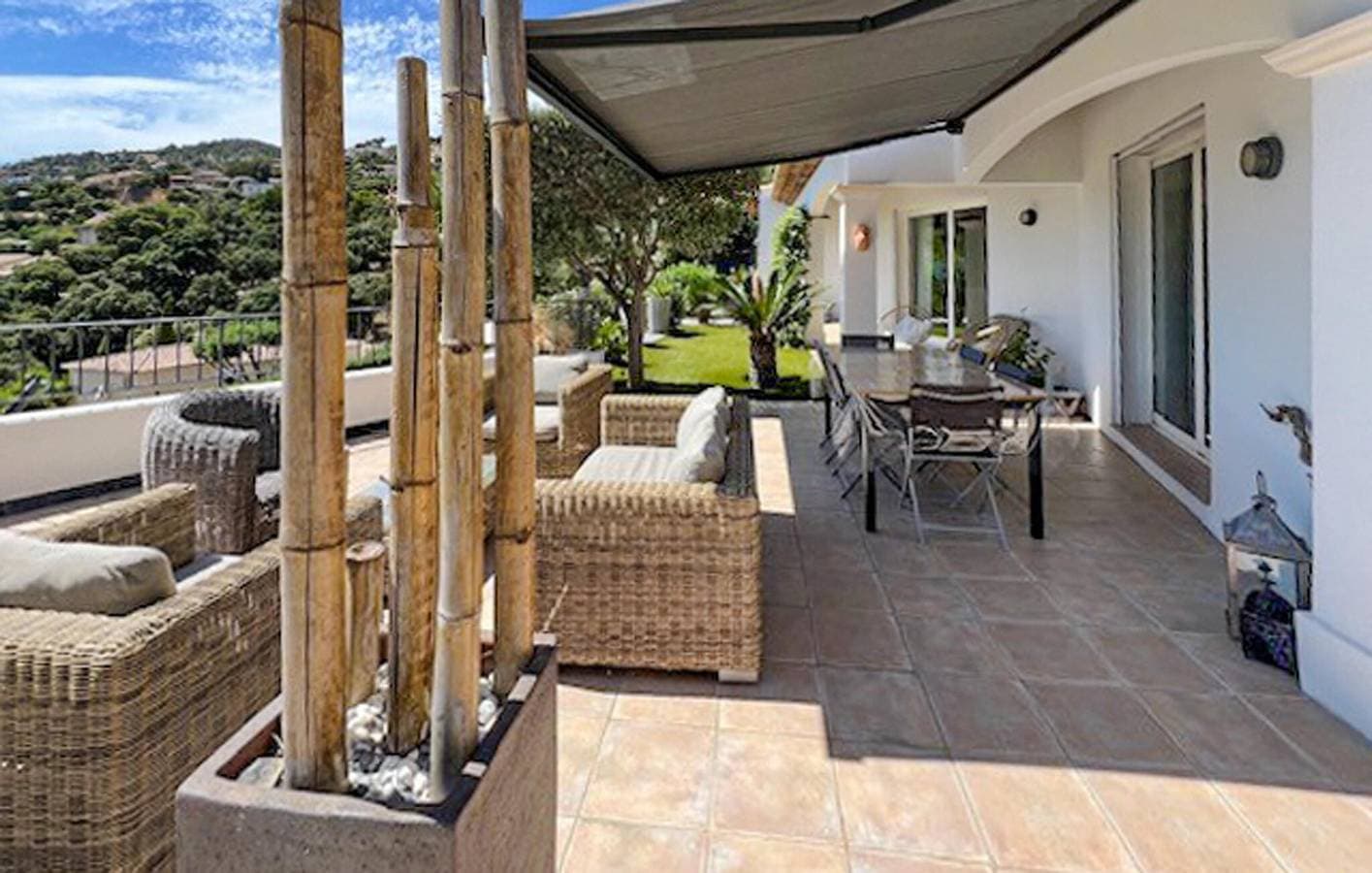 Foto 8 von 25: Apartment mit Meerblick, Parkplatz, Pool und Terrasse