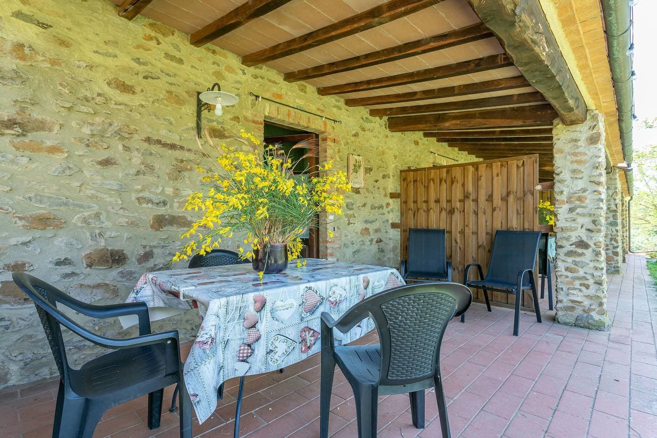 Foto 13 von 22: Ferienwohnung La Quercia mit Bergblick, Terrasse, Gemeinschaftspool und WLAN