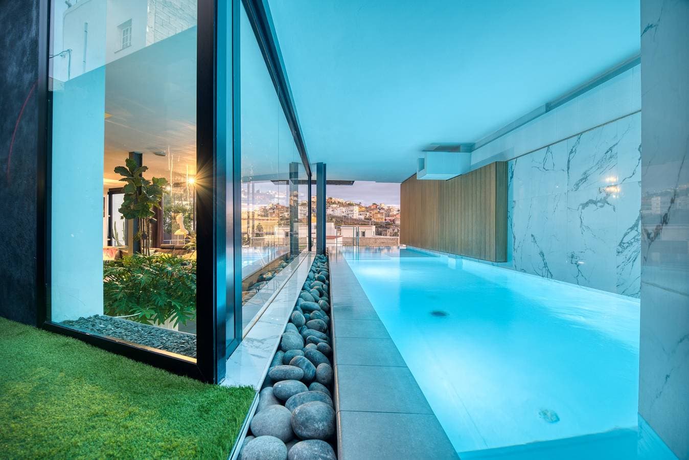 Foto 2 von 45: Design Villa, Meerblick, beheizter Pool