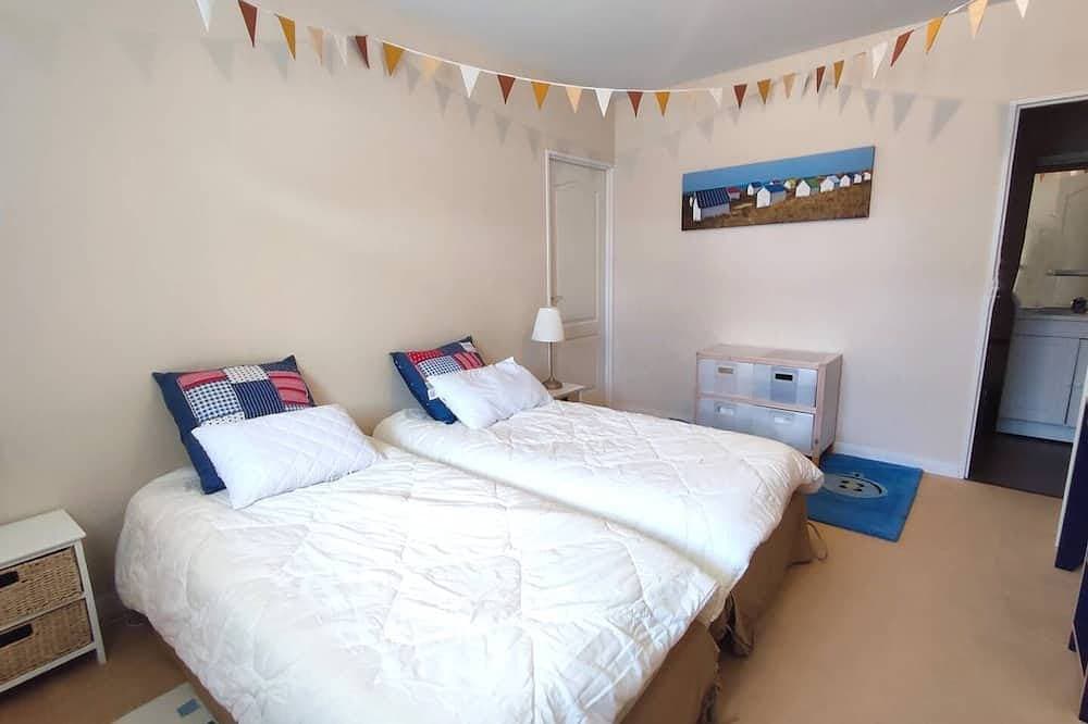 Foto 5 von 15: Beautiful sea view duplex in a residence facing the Coz beach in Tregastel