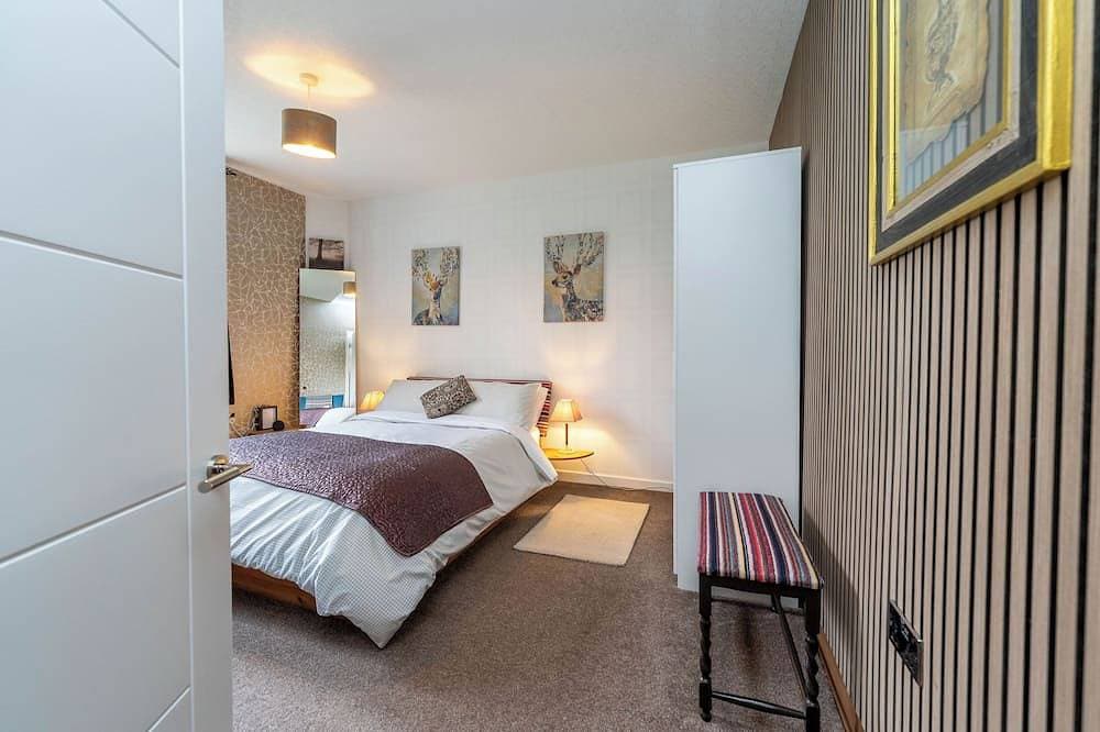 Home-from-home; 10 mins from city centre; Free on-street parking; Well-equipped 1