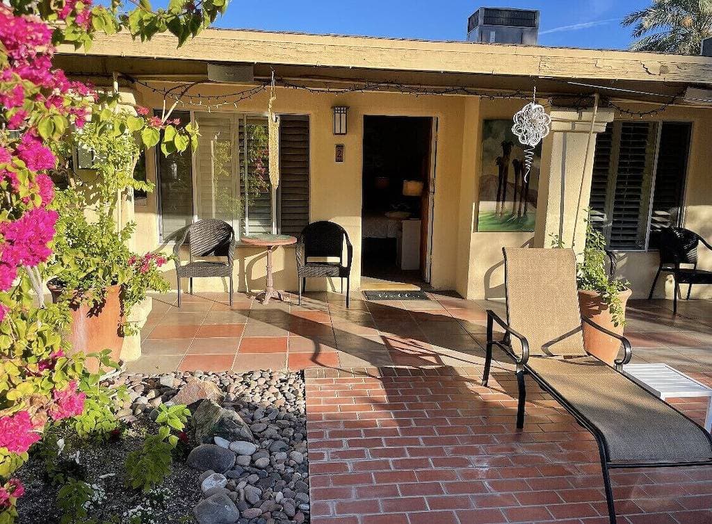 Foto 12 von 27: 🌸Room 2️⃣ in a former boutique hotel, two blocks from Downtown Palm Springs 🌞
