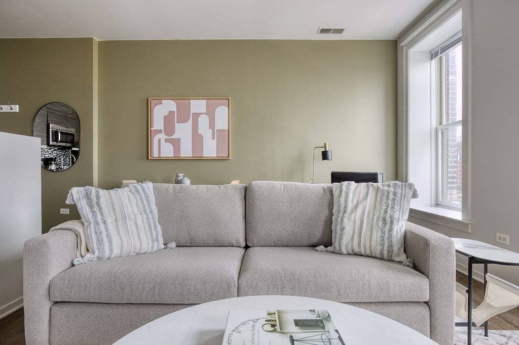 Foto 7 von 18: Tasteful South Loop 1Br nr L & Grant Park, by Blueground