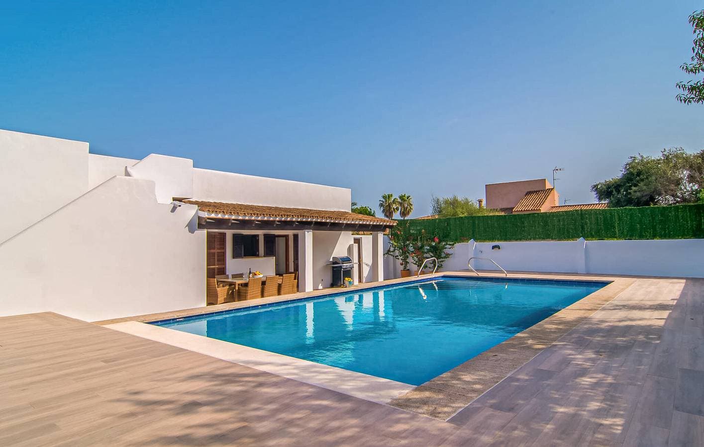 Foto 4 von 51: Rückzugsort am Meer mit Terrasse und Grill, 2 km von Caló d'en Rafalino entfernt