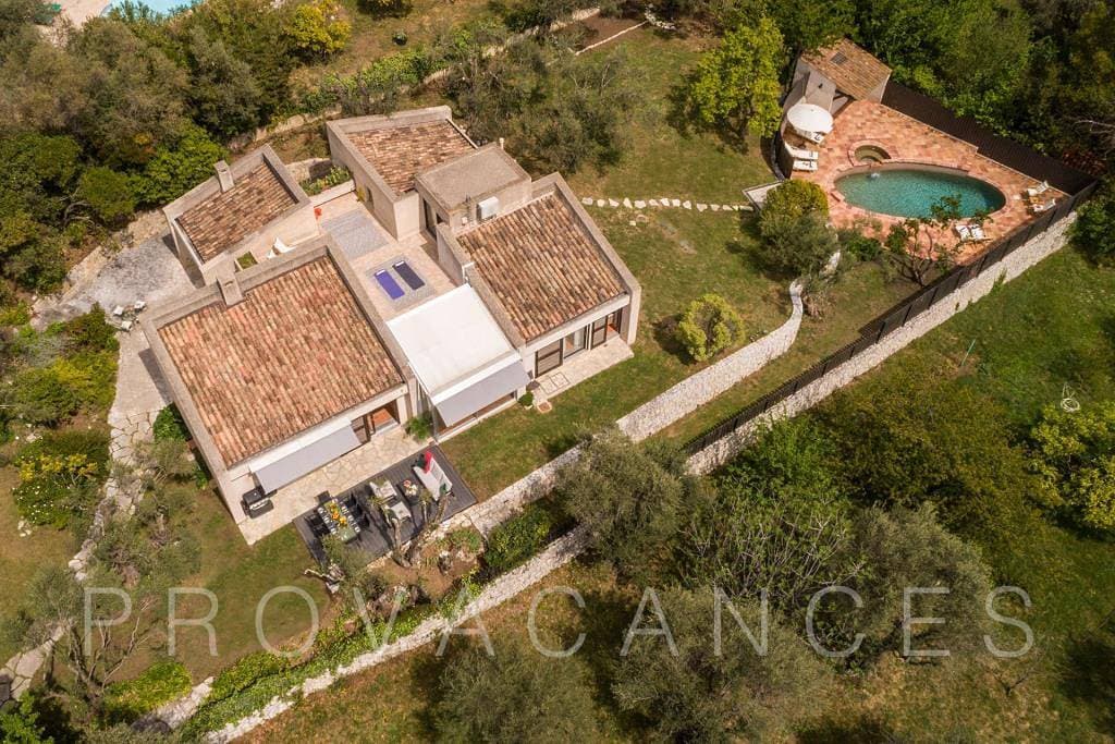 Foto 11 von 49: Schöne Architektenvilla mit Pool in Tourrettes-sur-Loup