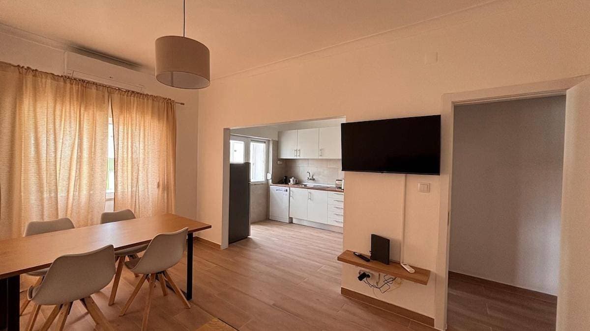 Park Apartment - 2 Room APT 1