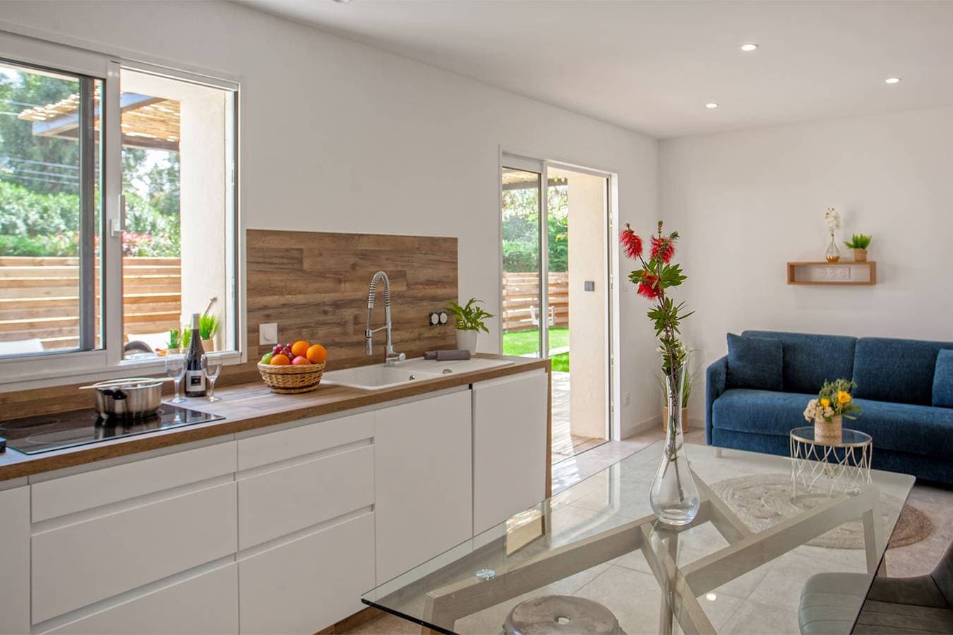 Foto 7 von 26: Neue Wohnung "Magnolia", Pergola-Terrasse, privater Garten - 2 4 Personen