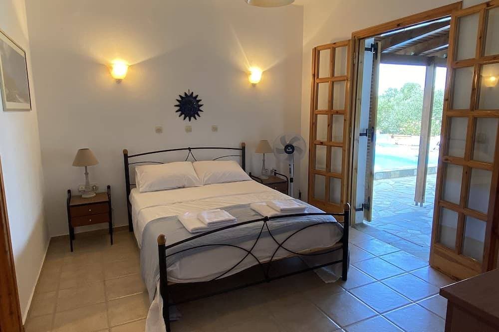Foto 2 von 30: Quiet 2 bedroom air-conditioned villa with private pool, patio and roof terrace
