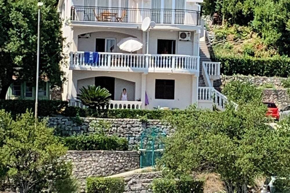 Foto 10 von 30: Villa Radonic Unit A - Atemberaubende Aussicht, tolle Lage, Uferpromenade, Parkplatz