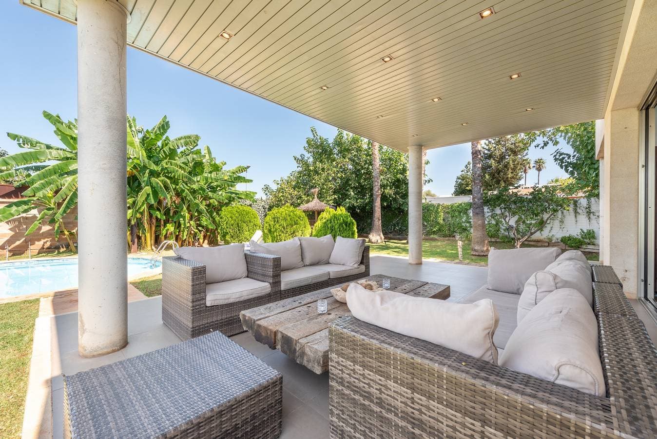 Foto 8 von 24: Äußerst moderne Villa „Zoe“ mit Pool
