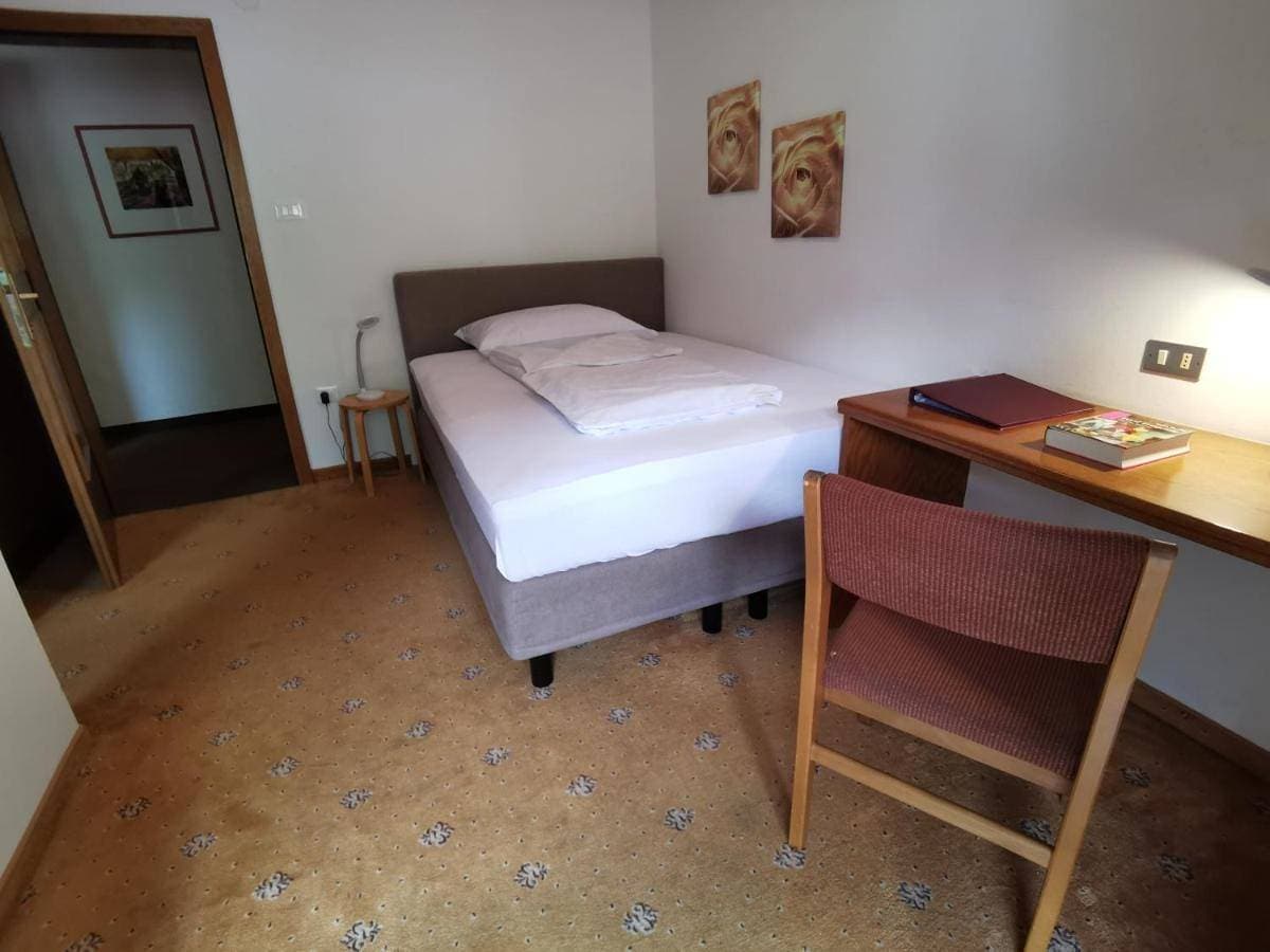 Foto 5 von 25: Double Room with Balcony and Mountain View