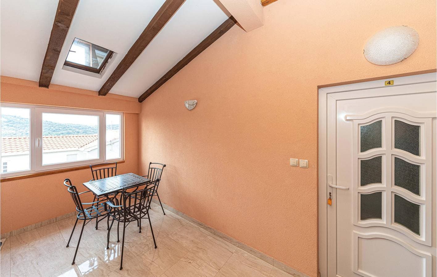 Foto 8 von 18: Apartment mit Meerblick, Terrasse, WLAN und Parkplatz – 1,5 km zum Strand