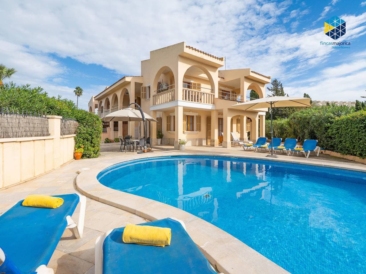 Foto 11 von 36: Charmante mediterrane Villa mit privatem Pool, WLAN und Klimaanlage in Sa Coma