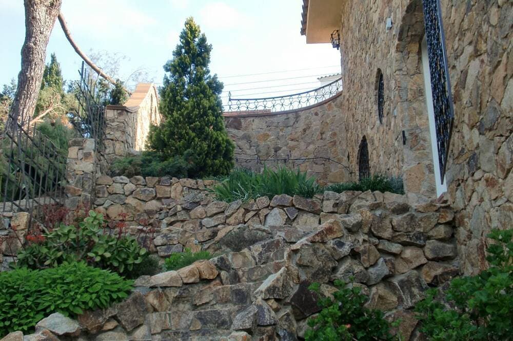 Foto 9 von 19: Wohnung in privater Villa 1,5 km. von Lloret de Mar. 500 Meter entfernt vom Cal Strand entfernt