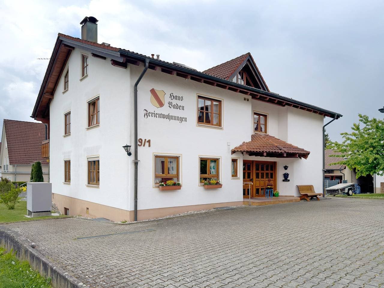 Foto 3 von 26: Ferienwohnung 'Meersburg' mit Seeblick, Gemeinschaftsgarten und Wi-Fi