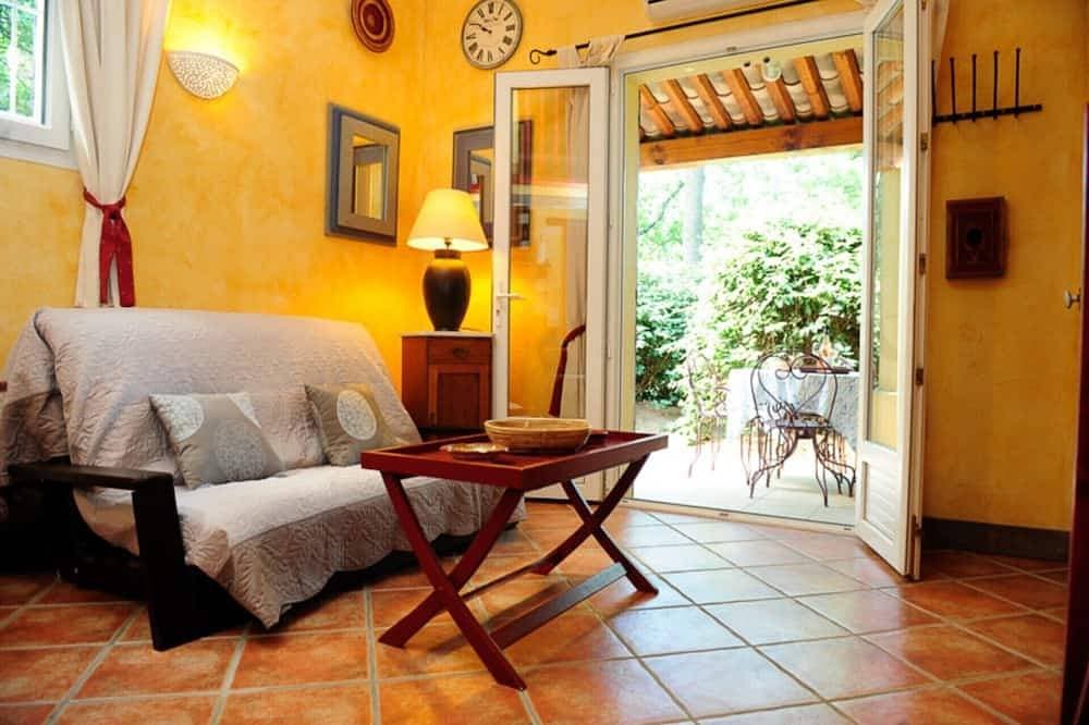 Foto 4 von 30: Charmante Cottages, privater beheizter Pool und Solarium im Innenbereich, privater Außenbereich