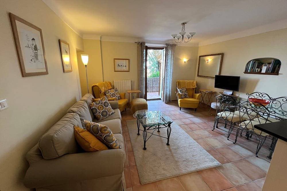 Foto 2 von 12: Character, modernised maison de village in quiet side street 50 mtr. from centre