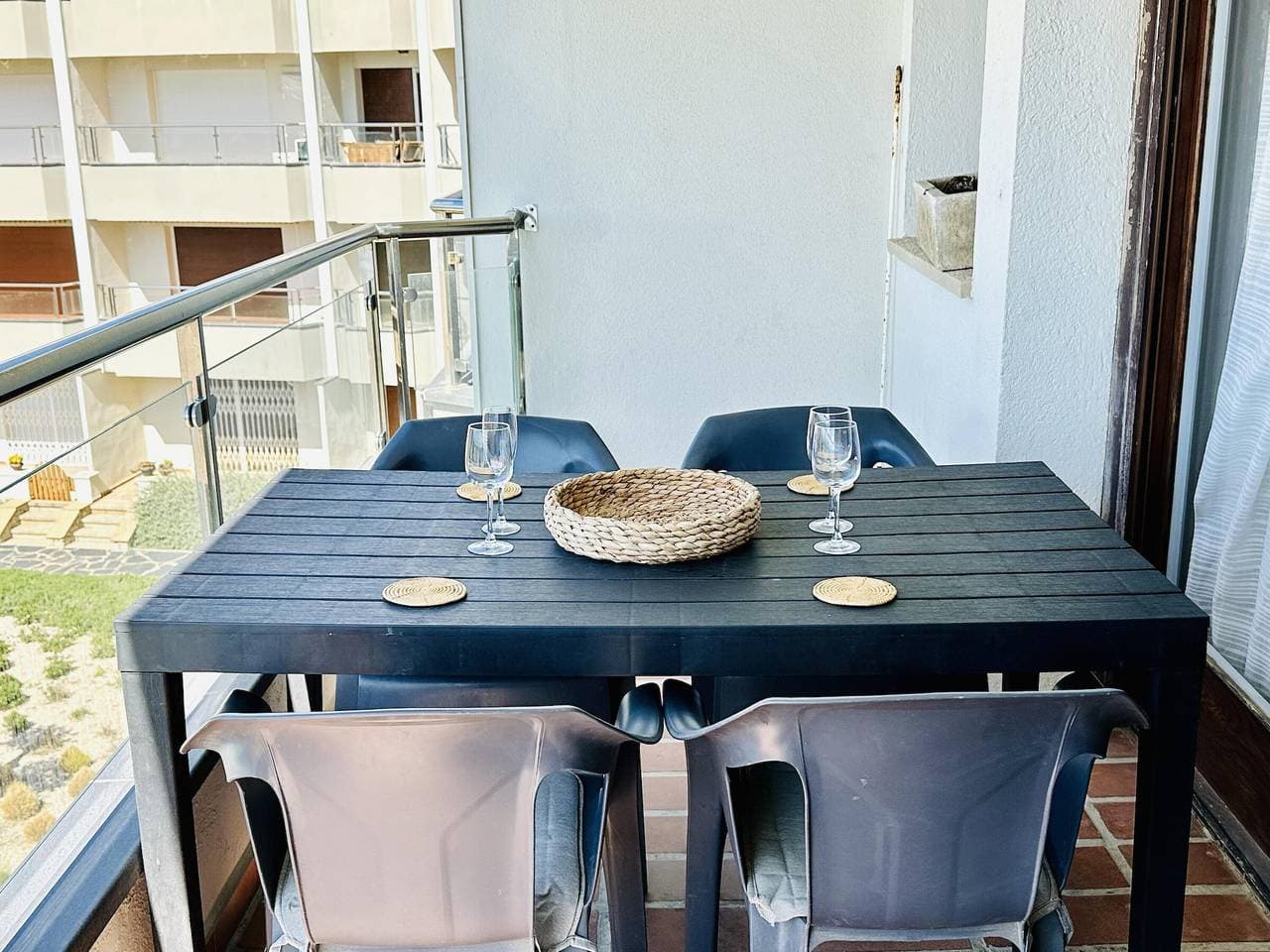 Foto 5 von 24: Meerblick-Apartment mit Terrasse und privatem Parkplatz in Roses
