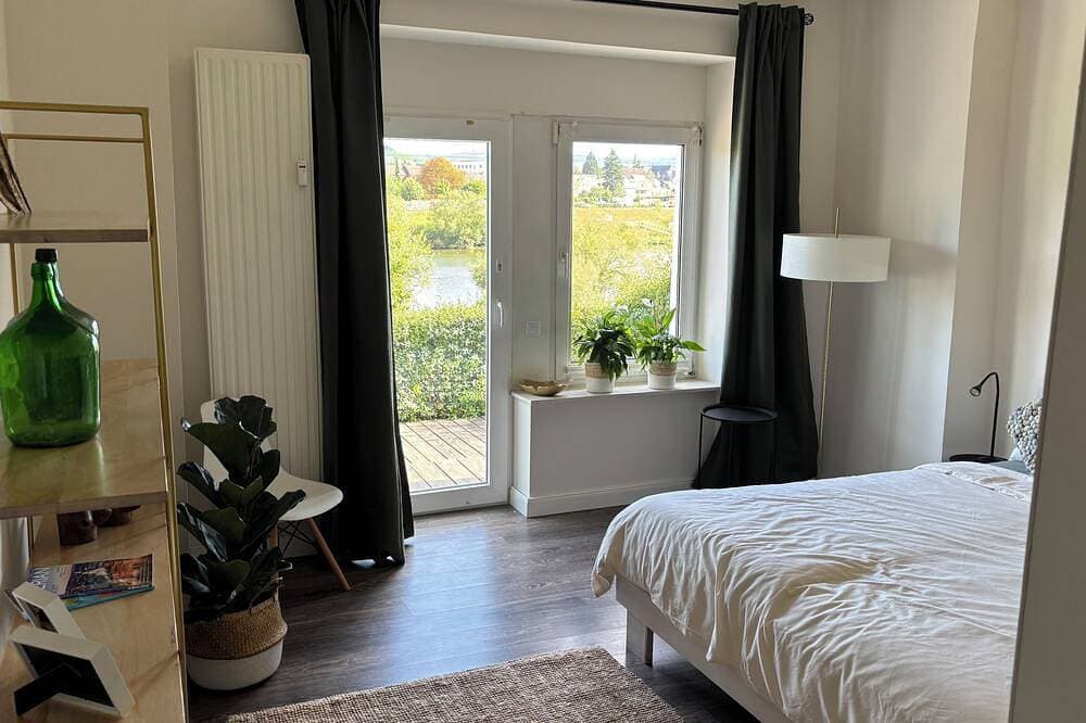 Foto 2 von 22: Riverside Apartment - Genieße den Moselblick von der Terrasse und der Wohnung!