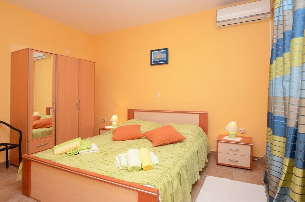 Foto 10 von 40: Ferienwohnung in Karbuni mit Meerblick, Terrasse, Klimaanlage, W-Lan (3609-4)