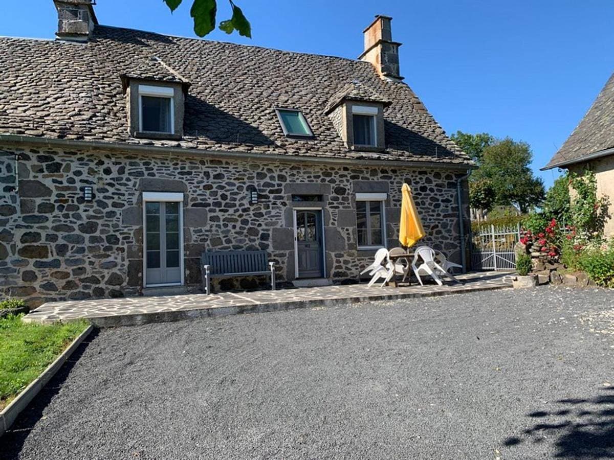 Gîte Saint-Bonnet-de-Salers, 4 pièces, 6 personnes - FR-1-742-164 1