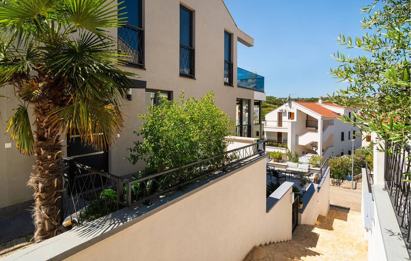 Foto 8 von 16: Apartment mit Meerblick, Terrasse, Parkplatz und WLAN, 700 m vom Strand entfernt