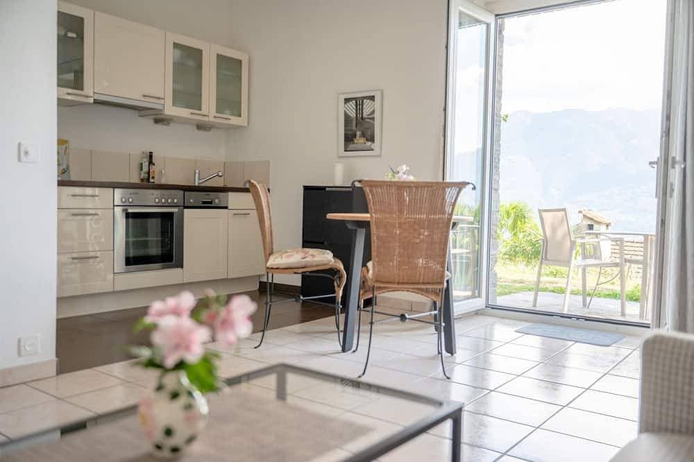 Foto 9 von 30: Erleben Sie Palmen, Pool und Panorama: Casa Belsito, Orselina, am Lago Maggiore