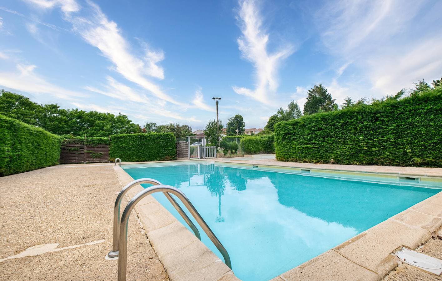 Foto 12 von 28: Gemütliche Wohnung mit Pool und Garten bei Saint-Crépin-et-Carlucet