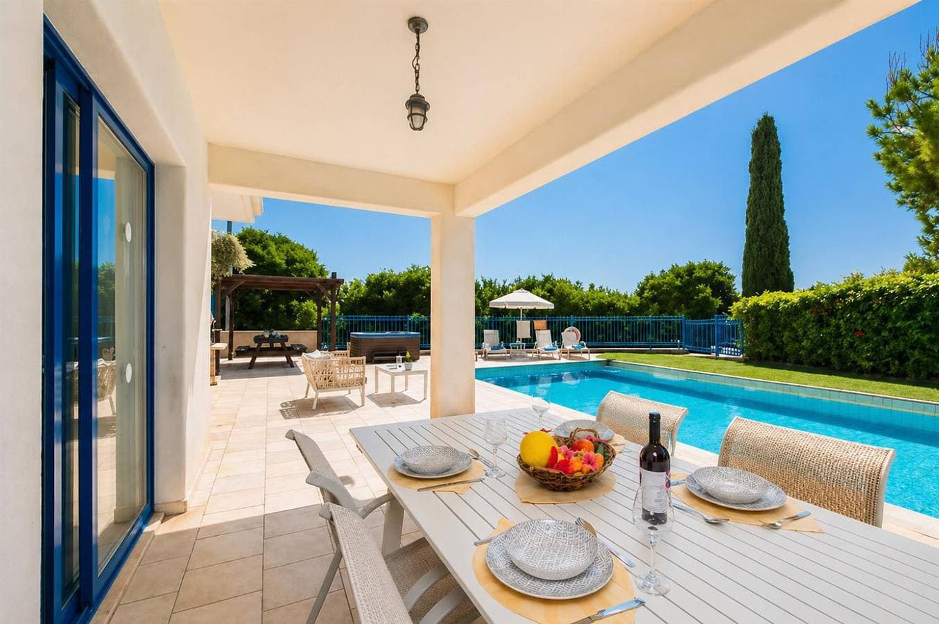 Foto 3 von 22: Villa für 6 Personen mit Balkon