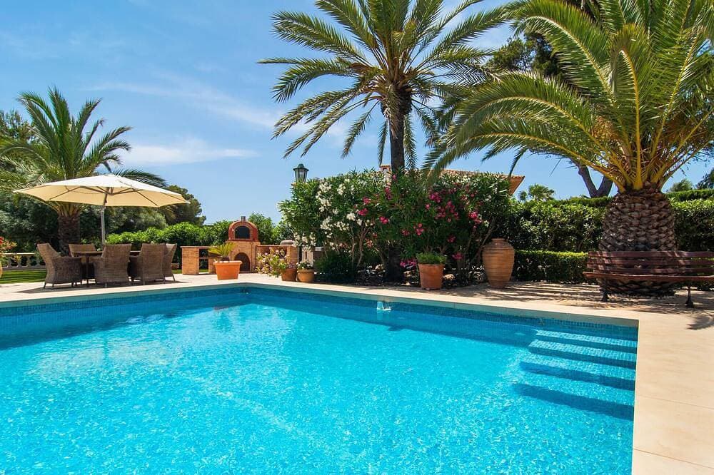 Foto 9 von 30: Lovely home in Cala Pi with private swimming pool, can be inside or outside