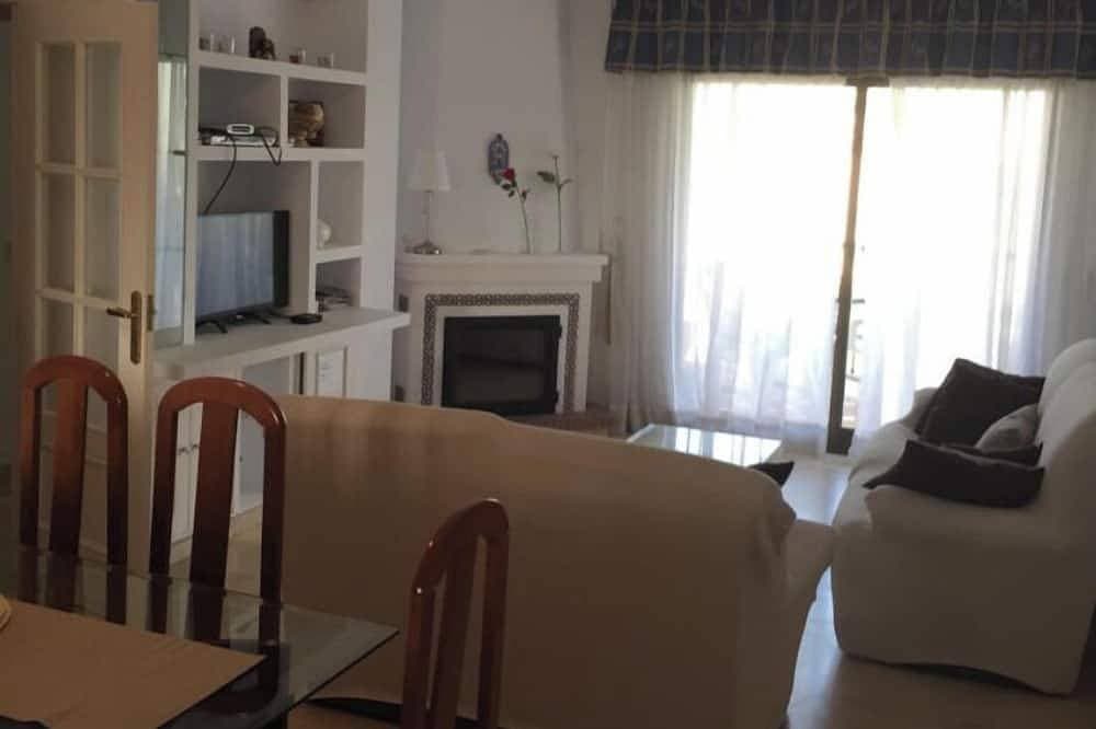 Foto 8 von 30: Beautiful large 2 beds coast flat with sunrise sunset,swimming pool and sea-view