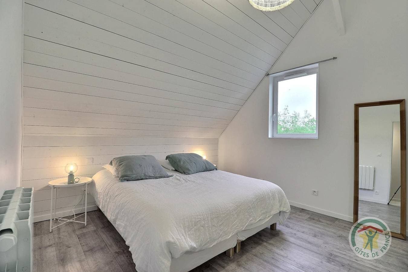Foto 10 von 20: Ferienwohnung mit Meerblick nahe Dinard & Saint-Malo - Terrasse & Parkplatz