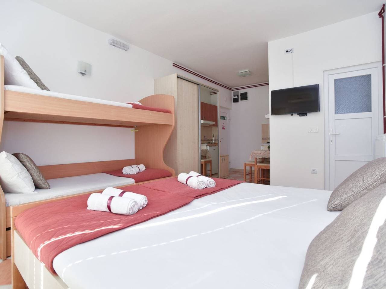 Foto 4 von 12: Studio für 4 Personen
