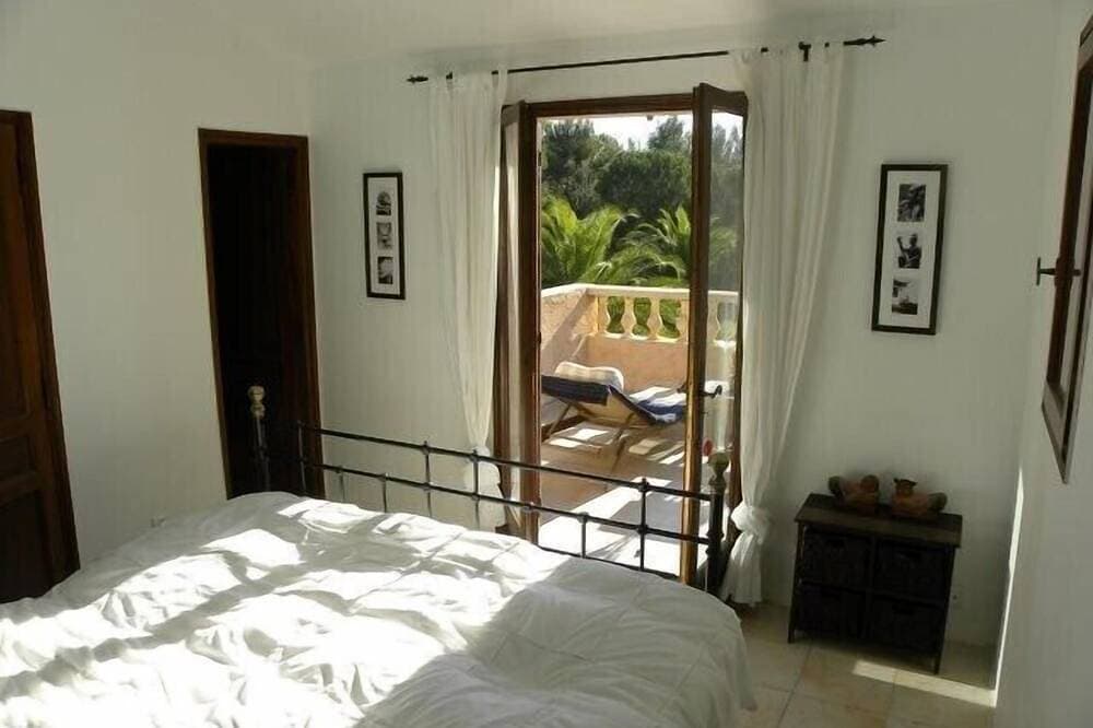 Foto 2 von 24: Wunderschöne Villa mit Pool in traumhafter Allein Gärten, auf privaten Bereich