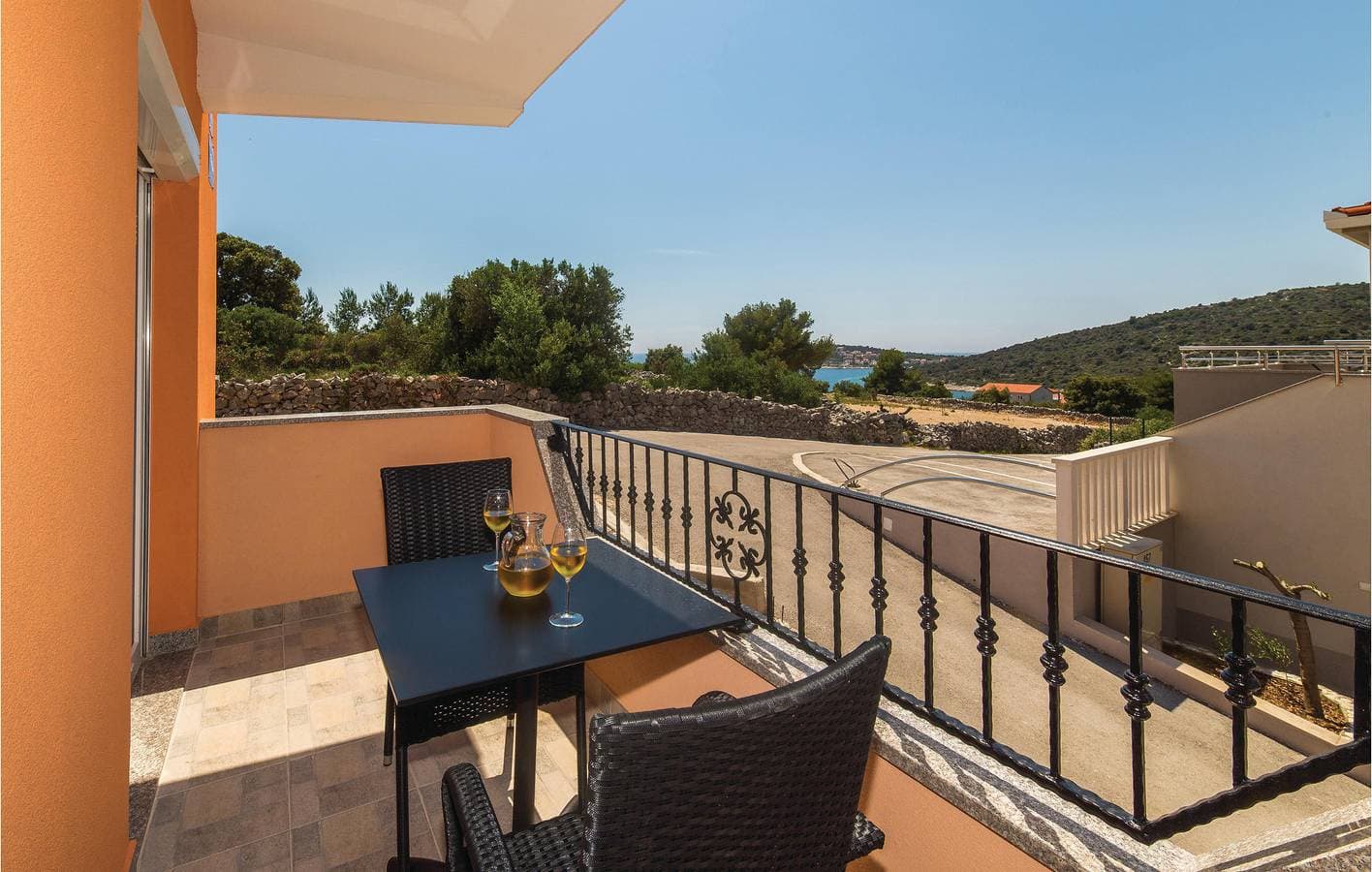 Foto 7 von 19: Gemütliche Wohnung mit Terrasse, WLAN und Parkplatz, 1,5 km vom Strand entfernt