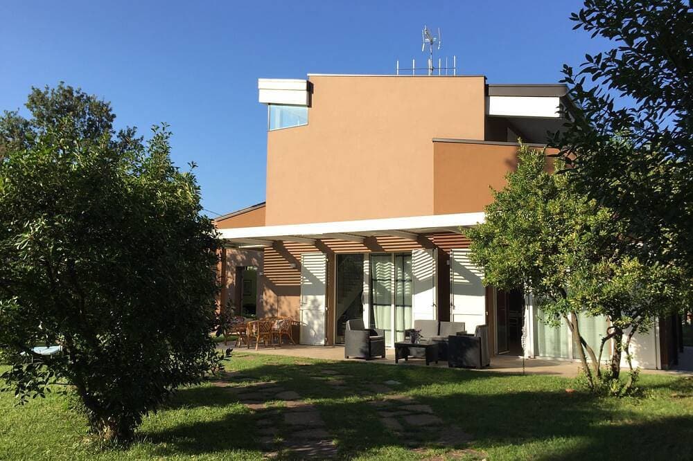 Foto 9 von 16: Villa Brown - Grün & Meer, 6 Betten - Reservierter Strandplatz