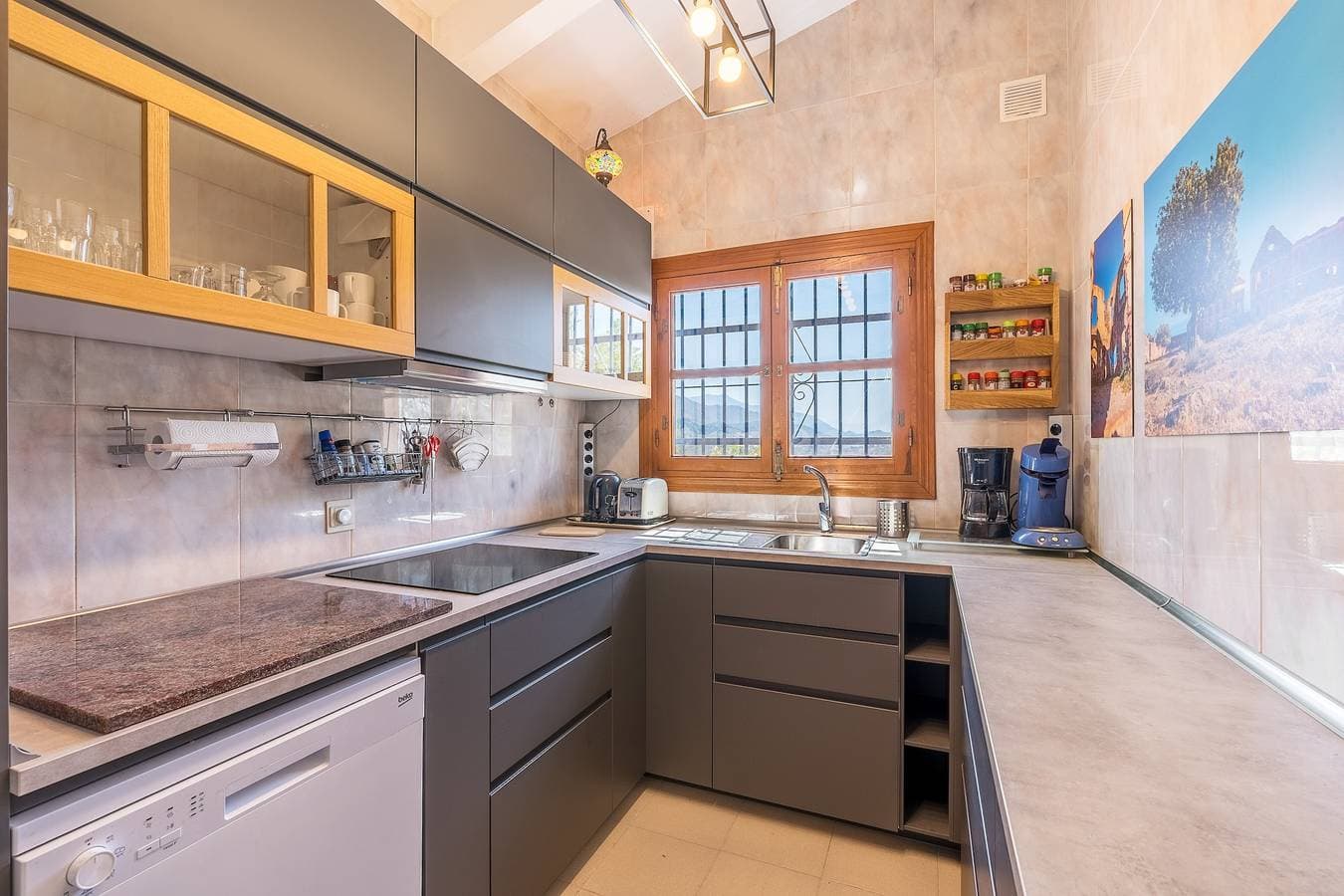 Foto 8 von 33: Villa 'Villena' mit Bergblick, Wi-Fi und Klimaanlage