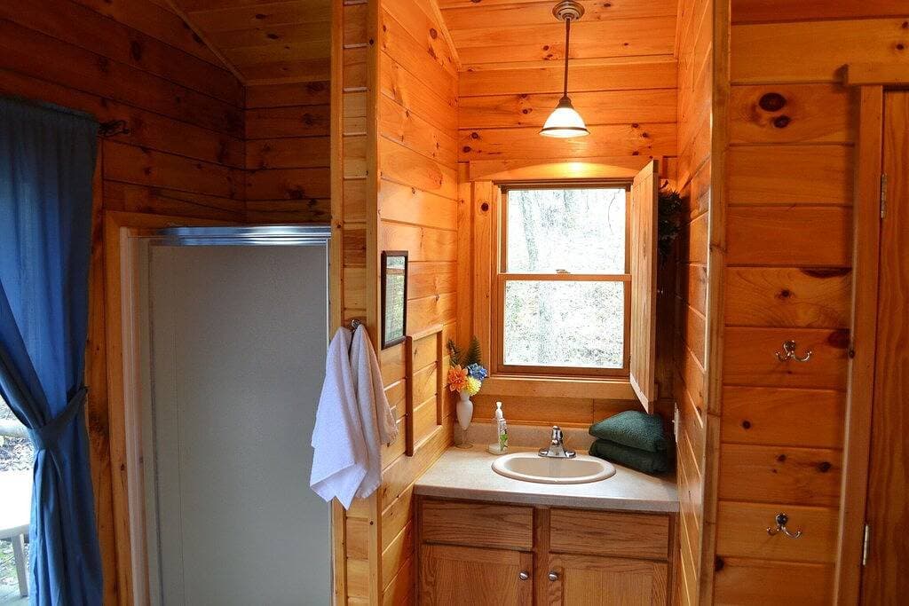 Foto 3 von 13: Kabine-Eigenes Badezimmer-Standard-Sweet Dreams Cabin