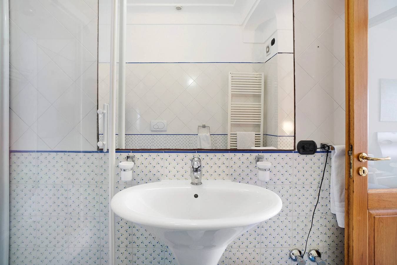 Foto 13 von 21: Zimmer Amalfi mit Meerblick