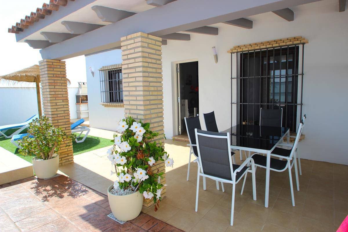 Foto 6 von 14: Großer Privatpool, neu und modern, kompletter Sichtschutz - Casa Manoli -