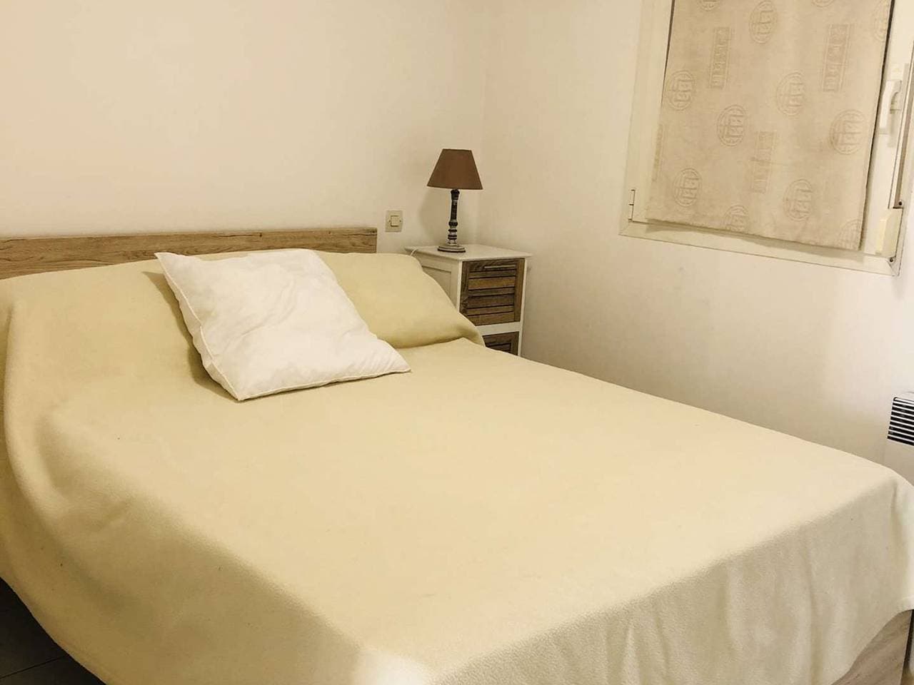 Foto 5 von 16: Zweizimmerwohnung, 4 Betten, Strandnähe, 700m zum Strand, Parkplatz, Citadelle zu Fuß erreichbar