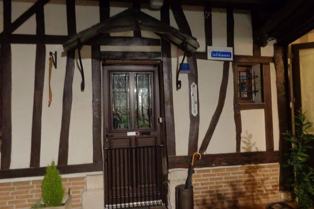Foto 8 von 30: Das Künstlerhaus aus dem 17. Jahrhundert liegt 9 Minuten vom historischen Zentrum von Rouen entfernt